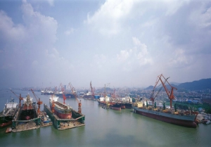 Chinese Shipyards Vying to Enter LNG Market
