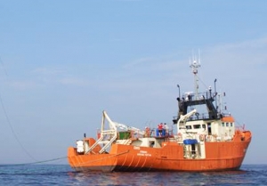 UK: Standby Vessel Hits Wind Farm Pile, Springs Leak