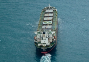 Bulker Carrying Australian Iron Ore Runs Aground