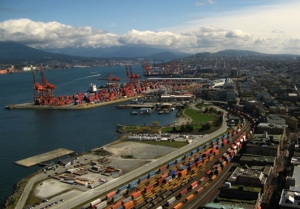 Storm Shuts Down Two Cargo Terminals at Long Beach