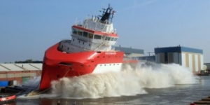 VIDEO: Wagenborgs Walk-to-Work Vessel Makes a Splash
