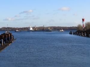 Allision Closes Gate at Kiel Canal
