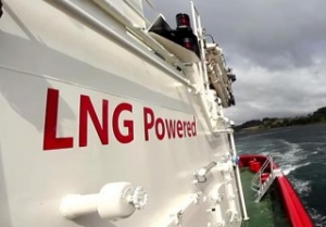 EU Bankrolls First European LNG-Powered Hopper Barge