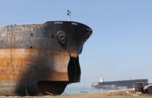Chinese Shipbreakers Bracing for Another Blow