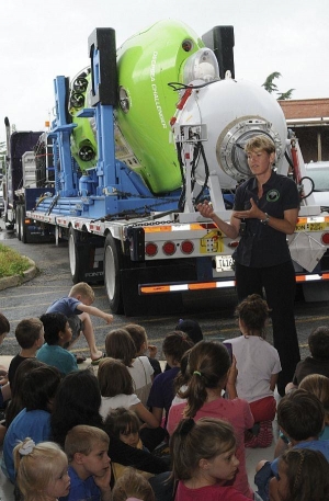 Deepsea Challenger a Hit in Navy Museum