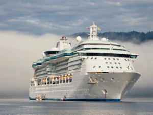Royal Caribbean to Retrofit 19 Ships with Scrubbers