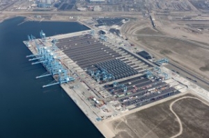 First Container Ship Calls at Maasvlakte II