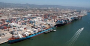 Oakland Opts for Weekend Moves to Ease Up Cargo Buildup