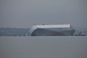 Hoegh Osaka under Tow