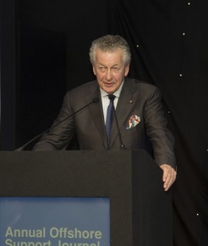 Kommer Damen Wins Industry Leader of the Year Award