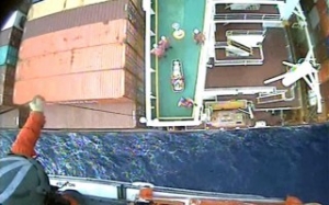 USCG Airlifts Injured Seaman off Los Angeles