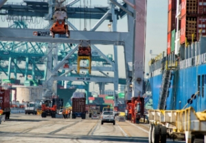 US West Coast Port Workers Sue Terminal Operators