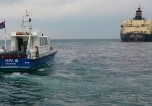 Singapore: Cleanup of Oil Spill after Ships Collide Progresses
