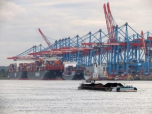 HHLA Sets Container Throughput Record