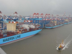 100 Maersk Line Boxships Going Paperless