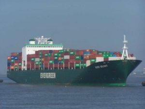Container Lines Flocking to US East Coast