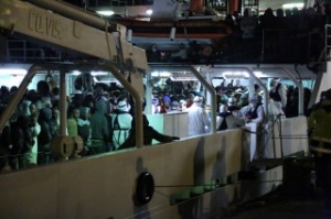 Italy Arrests Two Shipwreck Survivors for Trafficking
