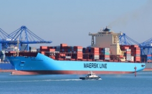 Maersks Boxship Catches Fire off Mauritius