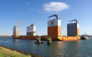 First Ship-Shaped FPSO Loaded onto Worlds Largest Semi-Sub