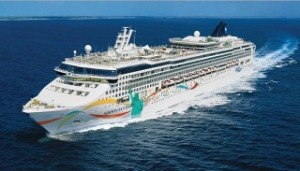 Norwegian Dawn Runs Aground on Bermuda Reef