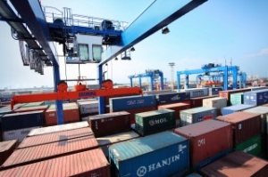 Piraeus Container Terminal Orders 9 More Kalmar Electric RTGs