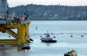 Activists Detained while Trying to Block Polar Pioneer