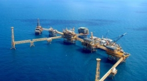 Three Workers Evacuated from Pemex Rig, Fire Contained