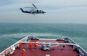 26 Airlifted from 5 Vessels Hit by Strong Winds in Bohai Sea