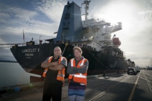 Crew of Arrested Bulker in Tauranga Paid after Months