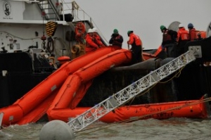 Around 1,000 Gallons of Oil Spills after Tug Hits Bayonne Fuel Terminal Pier