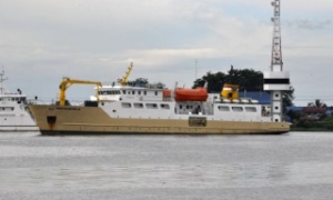 RoPax Ferry Runs Aground off Indonesia