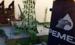 Workers Evacuated from Pemex Platform amid Gas Leak