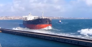 VIDEO: Teekay Tanker Runs Aground off Lisbon
