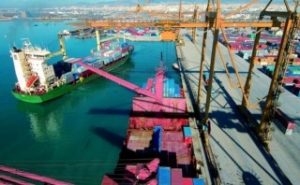 Greek Ports Brace for Strike as Towage Union Opposes Port Privatization