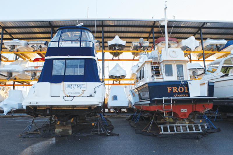 Work at the boatyards and shipbuilding facilities