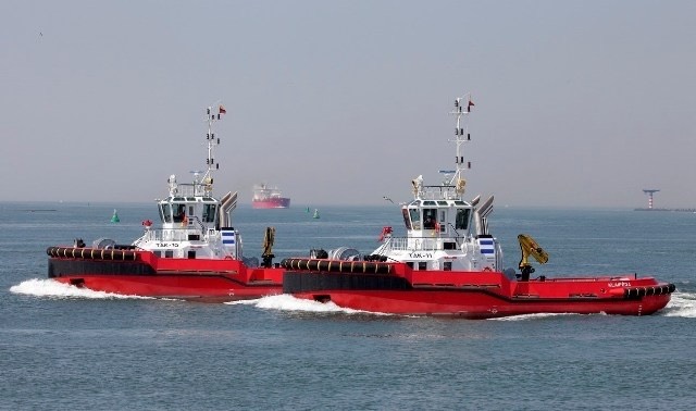 tugs